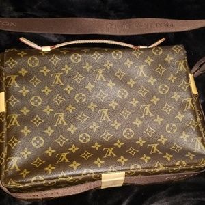 Louis Vuitton laptop carrier